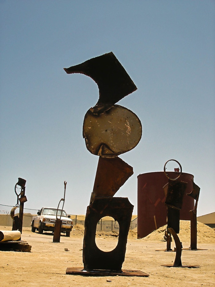  Figure Group/Walvis Bay, 2005, Sheet Steel, Height 1,2 - 2,2m