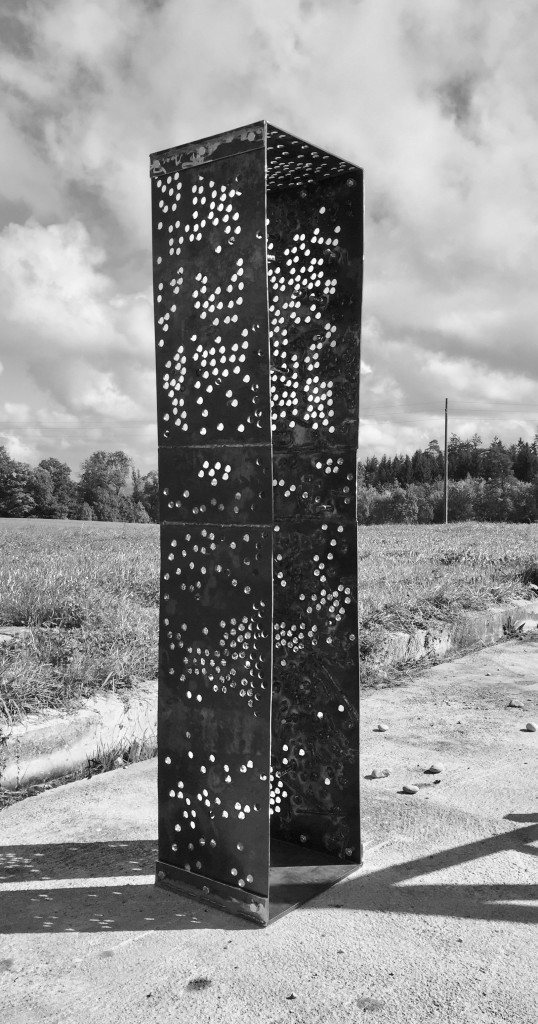 Passage, 2017, Steel, 180 x 40 x 40cm
