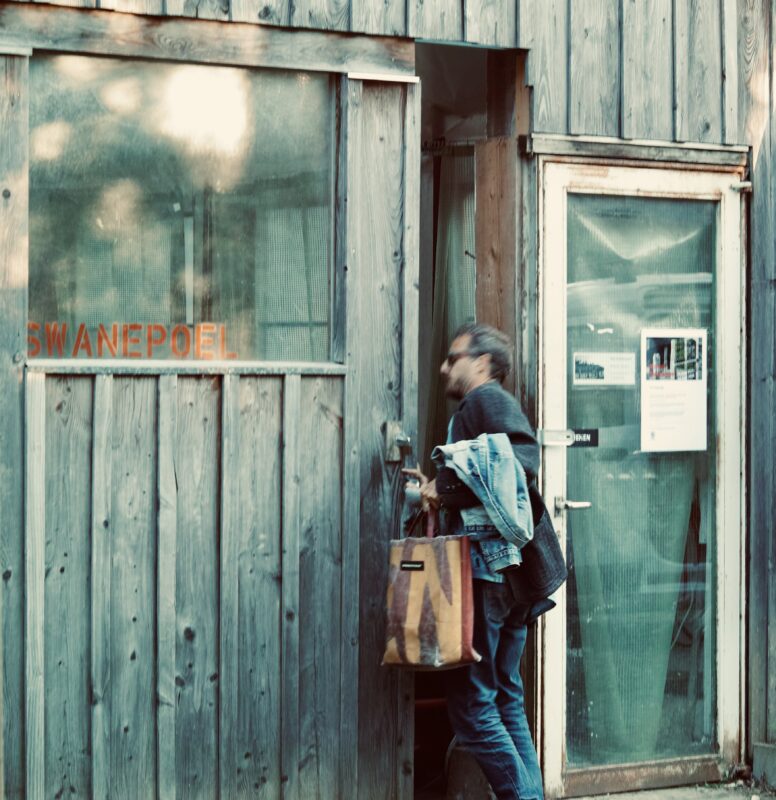 Morné Swanepoel-Studio entry *Photo-Sandro Bettinglio